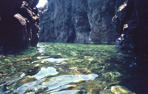 Pantelleria, grotta del curtigliolo - l' antro del gigante