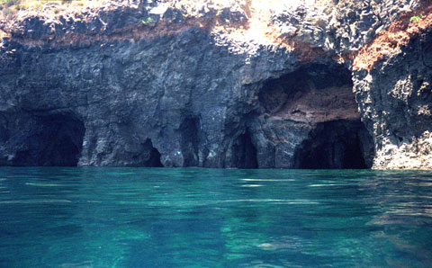 Pantelleria, le grotte 'du ficurinnio' - il dedalo